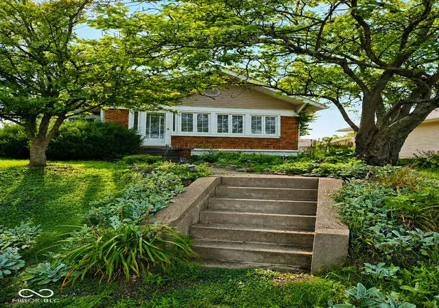 1st image of 3915 Washington Ave, Bedford, IN 47421 | MLS# 22115385