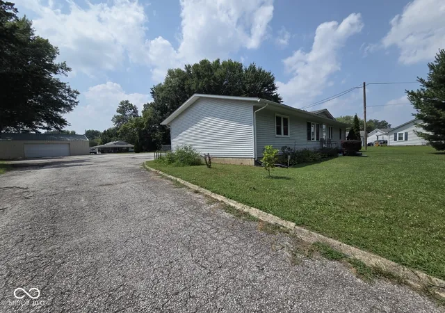 Photo 4 of Sale Pending at 333 S Gum St, North Vernon, IN 47265 | MLS# 22115386 | Listing updated on 2026-08-21