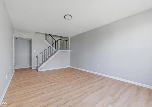 Photo 3 of Condo for sale at 6025 Wingedfoot Ct, Indianapolis, IN 46254 | MLS# 22115387 | Listing updated on 2026-08-27