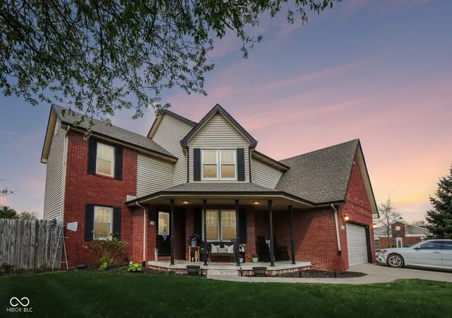 2nd image of 1694 Williamsburg Ln, Franklin, IN 46131 | MLS# 22115397
