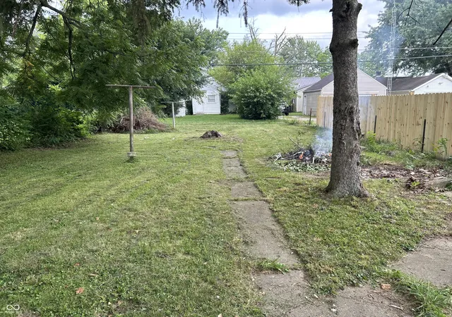 5th image of 2208 S Waldemere Ave, Muncie, IN 47302 | MLS# 22115400