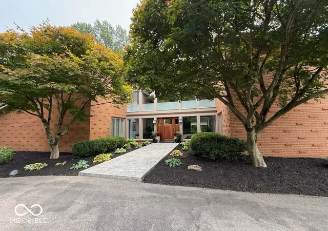 Photo 2 of Sale Pending at 9009 Shetland Ct, Indianapolis, IN 46278 | MLS# 22115401 | Listing updated on 2026-09-25