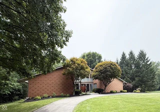 Photo 3 of Sale Pending at 9009 Shetland Ct, Indianapolis, IN 46278 | MLS# 22115401 | Listing updated on 2026-09-25