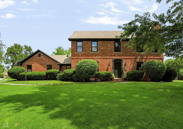 1st image of 1210 Governors Ln, Zionsville, IN 46077 | MLS# 22115411