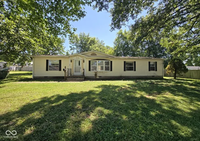 Photo 1 of Sale Pending at 435 S Section St, Sullivan, IN 47882 | MLS# 22115422 | Listing updated on 2026-08-11