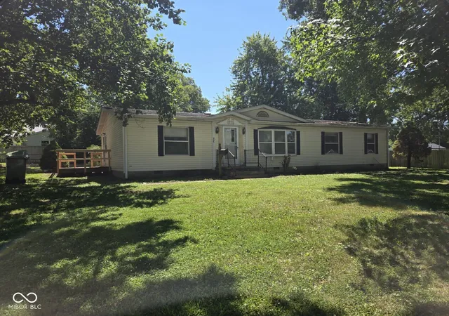Photo 2 of Sale Pending at 435 S Section St, Sullivan, IN 47882 | MLS# 22115422 | Listing updated on 2026-08-11