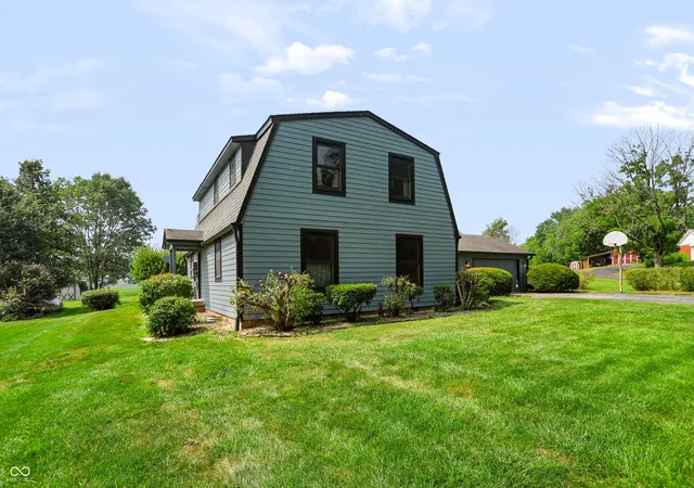 3rd image of 12107 Briarway South Dr, Indianapolis, IN 46259 | MLS# 22115430