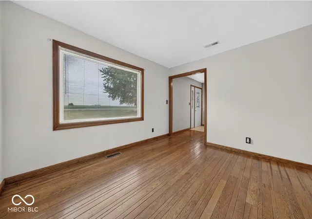 Photo 4 of Single family home for sale at 3092 N State Rd 17, Logansport, IN 46947 | MLS# 22115443 | Listing updated on 2026-07-23