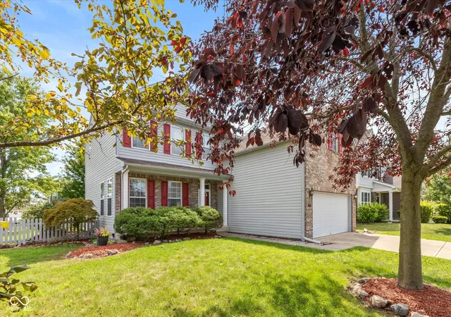 3rd image of 2637 Night Hawk Rd, Greenwood, IN 46143 | MLS# 22115448