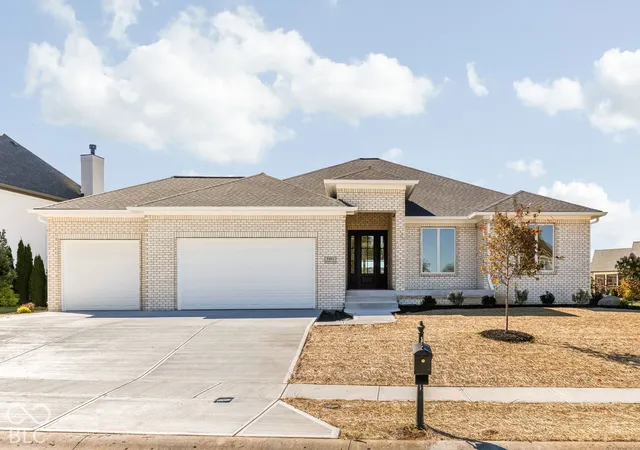 Photo 1 of Single family home for sale at 5421 Camden Ln, Greenwood, IN 46143 | MLS# 22115463 | Listing updated on 2026-10-13