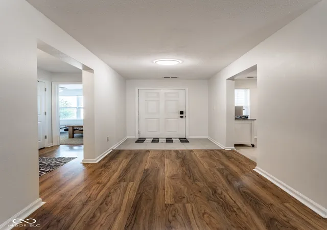 3rd image of 6119 Green Glade Dr, Whitestown, IN 46075 | MLS# 22115474