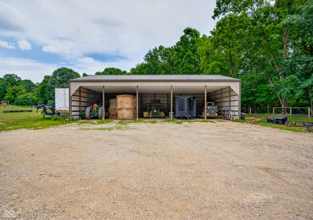 Photo 3 of Single family home for sale at 2508 W Indian Crk Rd, Trafalgar, IN 46181 | MLS# 22115488 | Listing updated on 2026-09-24