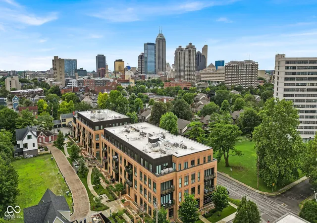 3rd image of 877 N East St #305, Indianapolis, IN 46202 | MLS# 22115508