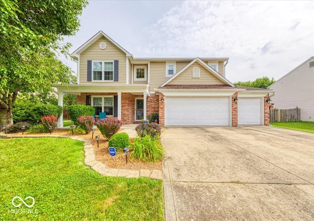 Photo 1 of Sale Pending at 43 Pin Oak Ct, Whiteland, IN 46184 | MLS# 22115525 | Listing updated on 2026-09-02