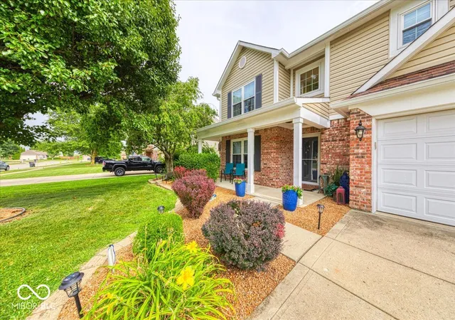 Photo 3 of Sale Pending at 43 Pin Oak Ct, Whiteland, IN 46184 | MLS# 22115525 | Listing updated on 2026-09-02