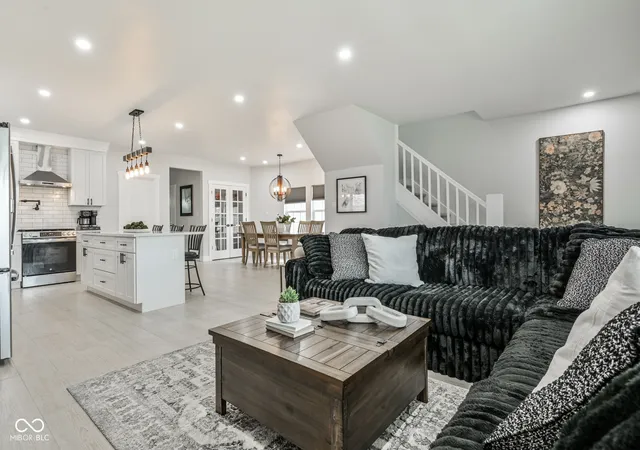 Photo 3 of Sale Pending at 1013 N Lasalle St, Indianapolis, IN 46201 | MLS# 22115537 | Listing updated on 2026-10-22