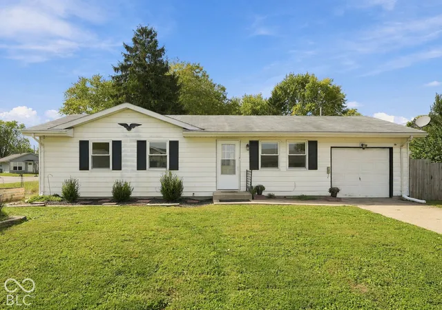 Photo 1 of Single family home for sale at 321 Vicksburg Ln, West Lafayette, IN 47906 | MLS# 22115548 | Listing updated on 2026-10-15