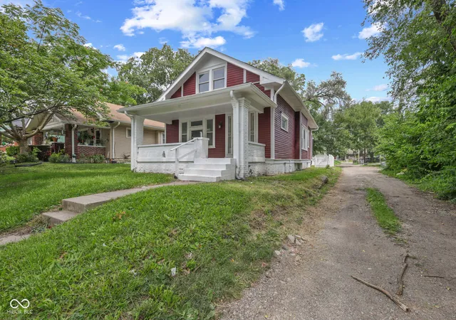 Photo 2 of Single family home for sale at 519 N Oakland Ave, Indianapolis, IN 46201 | MLS# 22115562 | Listing updated on 2026-07-23