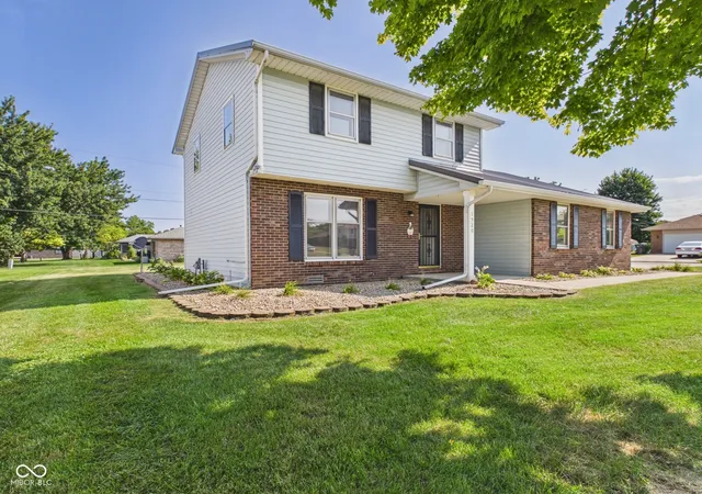 Photo 3 of Single family home for sale at 1520 E 42nd Street, Anderson, IN 46013 | MLS# 22115569 | Listing updated on 2026-07-24
