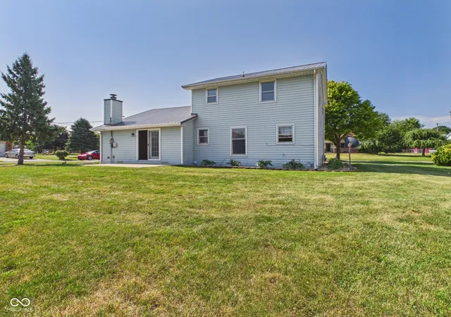 Photo 3 of Single family home for sale at 1520 E 42nd Street, Anderson, IN 46013 | MLS# 22115569 | Listing updated on 2026-07-24