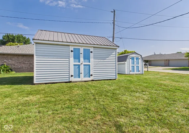 Photo 4 of Single family home for sale at 1520 E 42nd Street, Anderson, IN 46013 | MLS# 22115569 | Listing updated on 2026-07-24