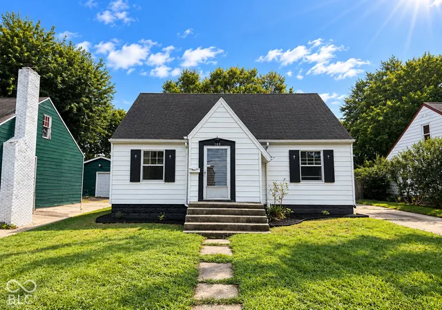 Photo 1 of Single family home for sale at 105 E Vinyard, Anderson, IN 46012 | MLS# 22115588 | Listing updated on 2026-10-29