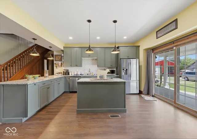 2nd image of 7380 E 25th St, Columbus, IN 47203 | MLS# 22115614