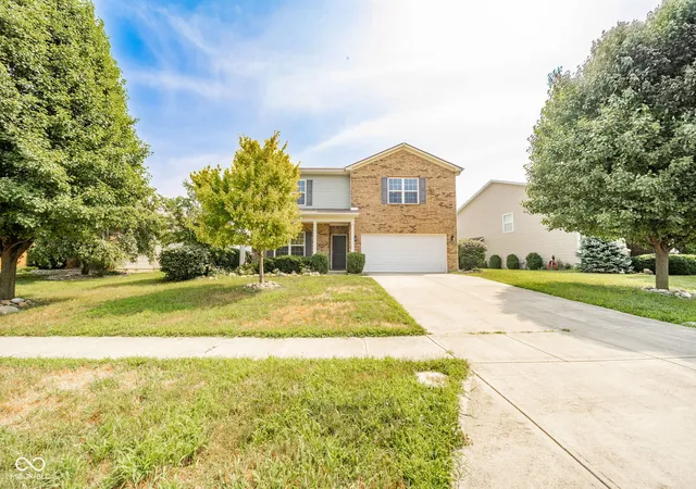 Photo 3 of Single family home for sale at 1685 Fair Weather Dr, Pendleton, IN 46064 | MLS# 22115625 | Listing updated on 2026-09-30