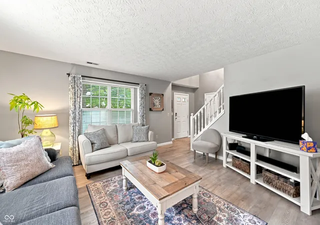 3rd image of 2949 Scottsdale Dr, Indianapolis, IN 46234 | MLS# 22115628