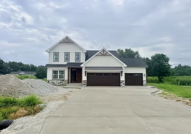 2nd image of 13 Pine Hills Ct, Crawfordsville, IN 47933 | MLS# 22115634