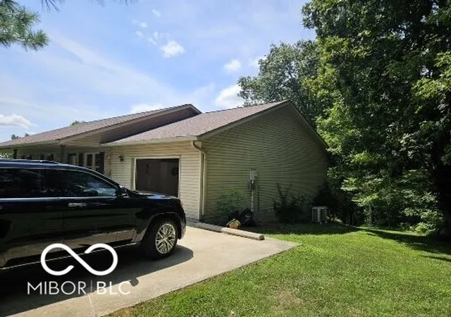 Photo 2 of Single family home for sale at 1324 Harrison Ridge Rd, Nashville, IN 47448 | MLS# 22115636 | Listing updated on 2026-09-19