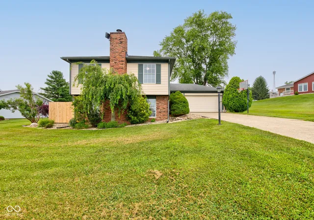 Photo 1 of Sale Pending at 1925 E Woodside Village Dr, Connersville, IN 47331 | MLS# 22115642 | Listing updated on 2026-08-24