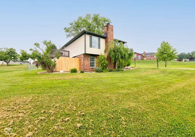 Photo 2 of Sale Pending at 1925 E Woodside Village Dr, Connersville, IN 47331 | MLS# 22115642 | Listing updated on 2026-08-24