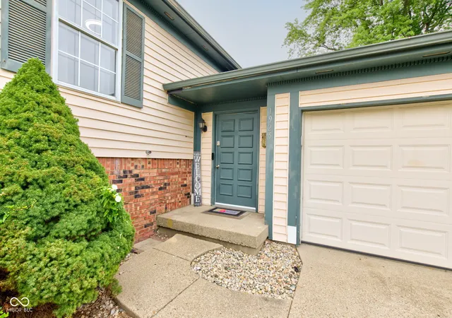Photo 3 of Sale Pending at 1925 E Woodside Village Dr, Connersville, IN 47331 | MLS# 22115642 | Listing updated on 2026-08-24