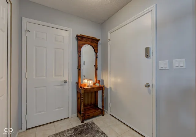 Photo 4 of Sale Pending at 1925 E Woodside Village Dr, Connersville, IN 47331 | MLS# 22115642 | Listing updated on 2026-08-24
