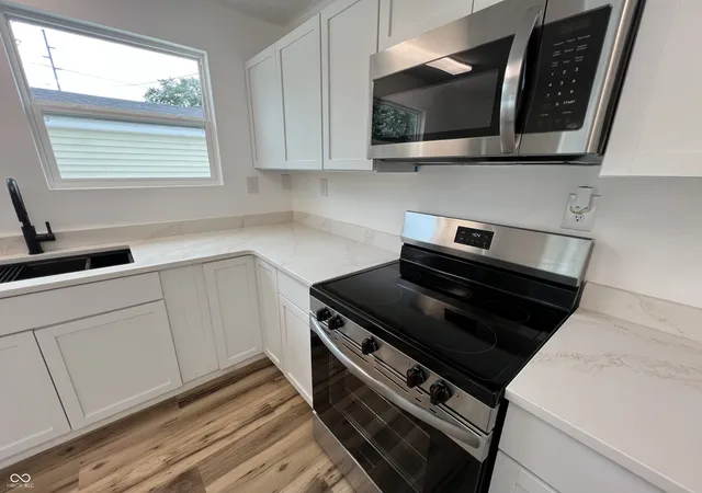 3rd image of 1933 S M St, Elwood, IN 46036 | MLS# 22115643