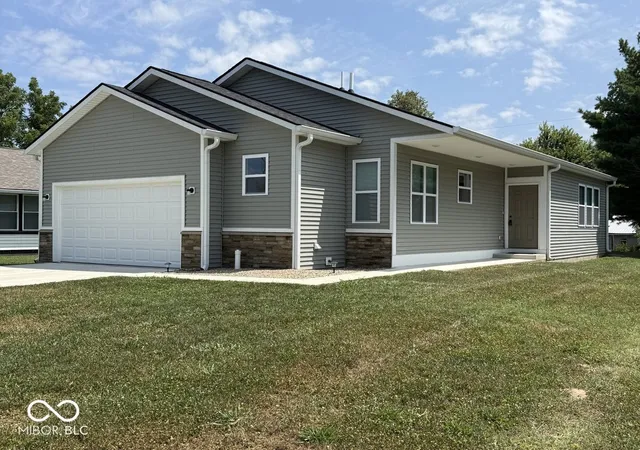 Photo 1 of Sale Pending at 1279 S Marion St, Martinsville, IN 46151 | MLS# 22115648 | Listing updated on 2026-09-18