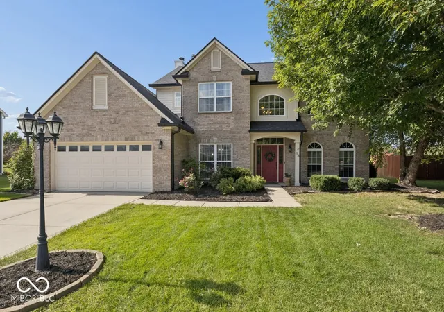 Photo 2 of Single family home for sale at 58 E Bloomfield Ln, Westfield, IN 46074 | MLS# 22115650 | Listing updated on 2026-09-24