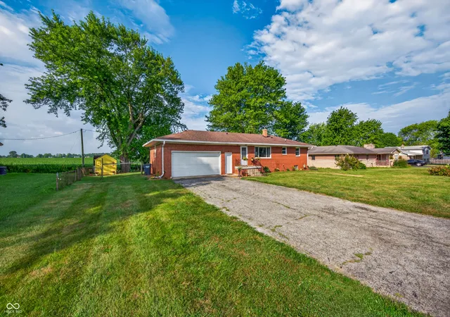 1st image of 709 Old Plank Rd, Franklin, IN 46131 | MLS# 22115660