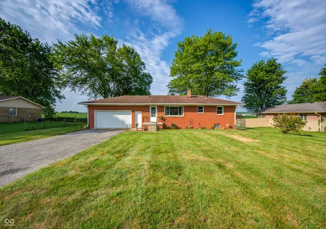 3rd image of 709 Old Plank Rd, Franklin, IN 46131 | MLS# 22115660