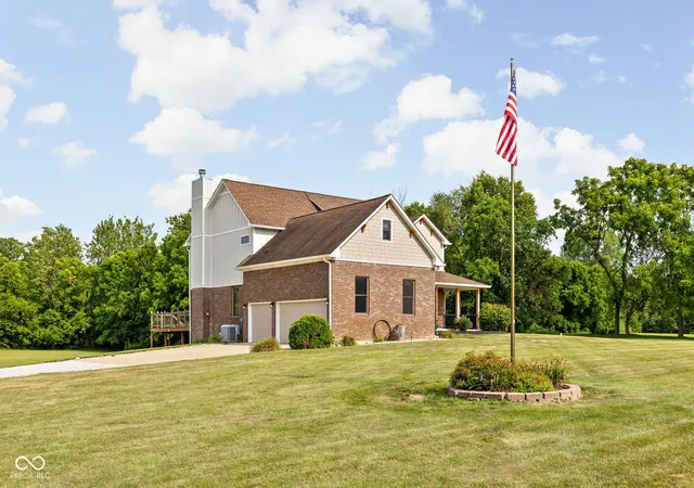 Photo 3 of Sale Pending at 3661 S County Rd 250 W, Danville, IN 46122 | MLS# 22115661 | Listing updated on 2026-09-03