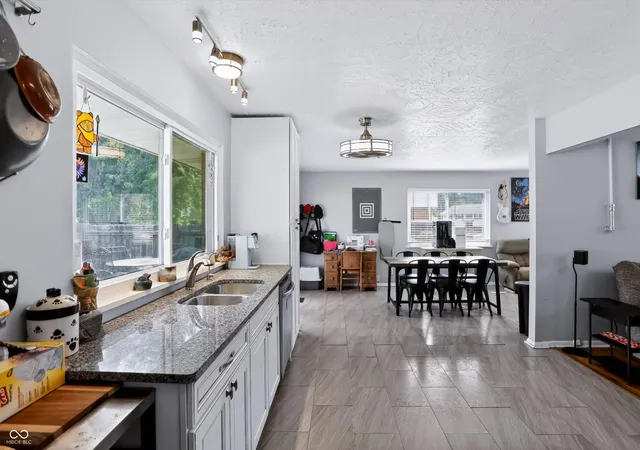 Photo 4 of Sale Pending at 501 N Bend Rd, Beech Grove, IN 46107 | MLS# 22115672 | Listing updated on 2026-09-29