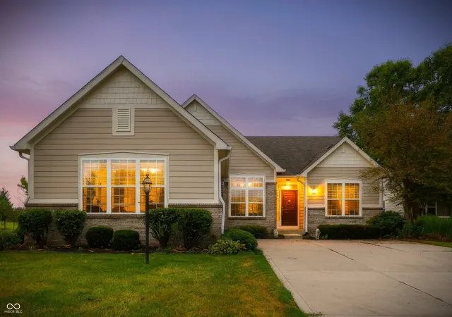 Photo 2 of Sale Pending at 3205 Tantara Bnd, Carmel, IN 46032 | MLS# 22115682 | Listing updated on 2026-09-01