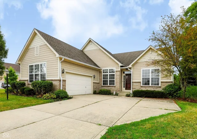 Photo 3 of Sale Pending at 3205 Tantara Bnd, Carmel, IN 46032 | MLS# 22115682 | Listing updated on 2026-09-01