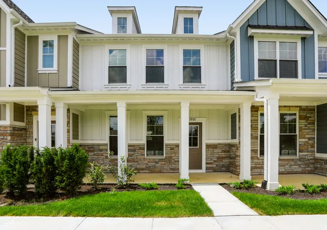 Townhouse for sale at 3935 Sandpiper Way, Brownsburg, IN 46112 | MLS# 22115693