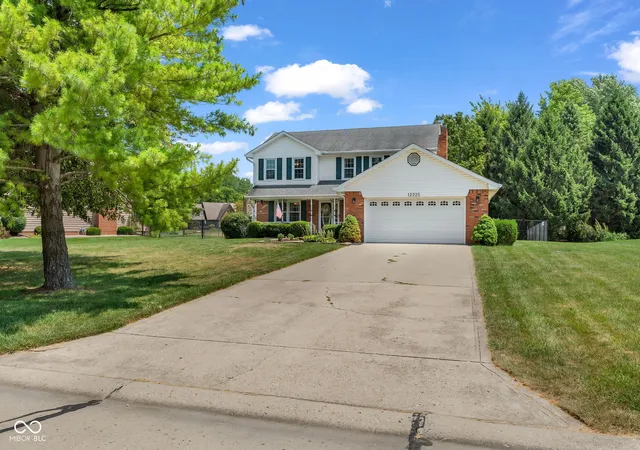 Photo 2 of Sale Pending at 12225 Sunrise Dr, Indianapolis, IN 46229 | MLS# 22115698 | Listing updated on 2026-09-11