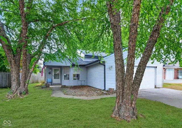 2nd image of 1317 Chesterfield Dr, Anderson, IN 46012 | MLS# 22115716