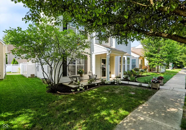 Photo 3 of Sale Pending at 3415 Aylesford Ln, Indianapolis, IN 46228 | MLS# 22115733 | Listing updated on 2026-08-04