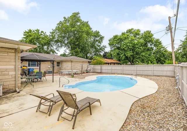 Photo 1 of Sale Pending at 4052 Mary Kay Dr, Indianapolis, IN 46221 | MLS# 22115738 | Listing updated on 2026-07-30