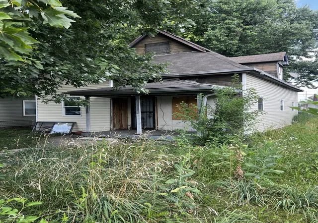 Photo 2 of Single family home for sale at 325 Harlan, Indianapolis, IN 46201 | MLS# 22115739 | Listing updated on 2026-07-24